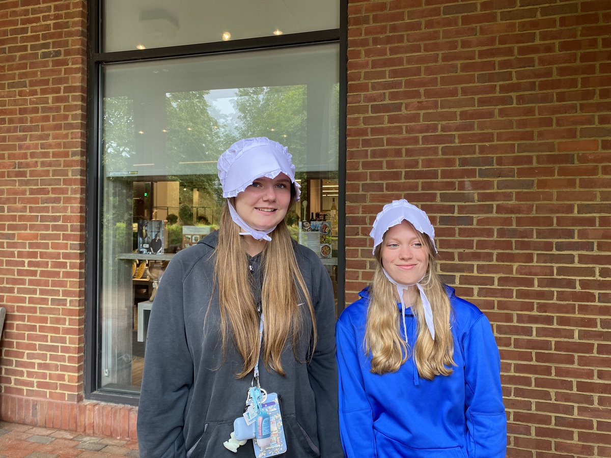 sciencediva00's tweet photo. #RNRDCTrip2022 @KCS_Robinson Students have had a full day at Jamestown and Busch Gardens! https://t.co/5GeNk4HVk3