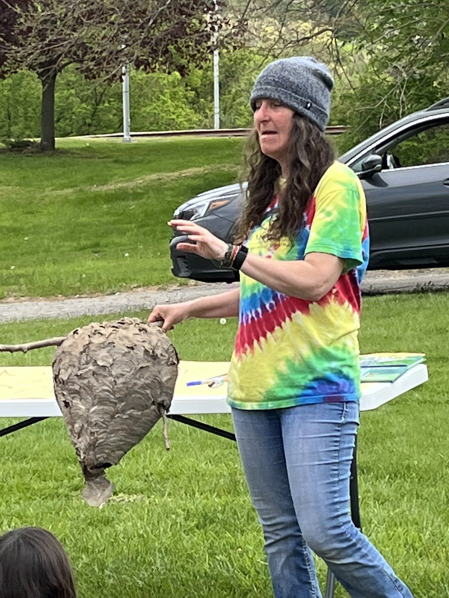 MrsMontemurro's tweet photo. Diane Swanson, Director of the Pratt Nature Center, challenges us to spend 1000 hours outside and enjoy what nature has to offer🍄🍃🪺 #WalkingProject #Environment https://t.co/plKRrFUh9B