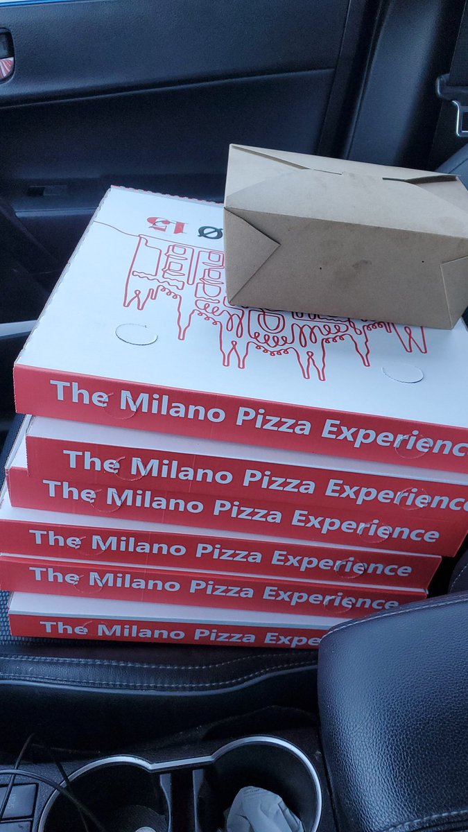 darkhawk9899's tweet photo. I have about 150$ worth of pizza and this is a 30$ tipped order lol 😆 free pizza? https://t.co/wN5ZAiYJyc