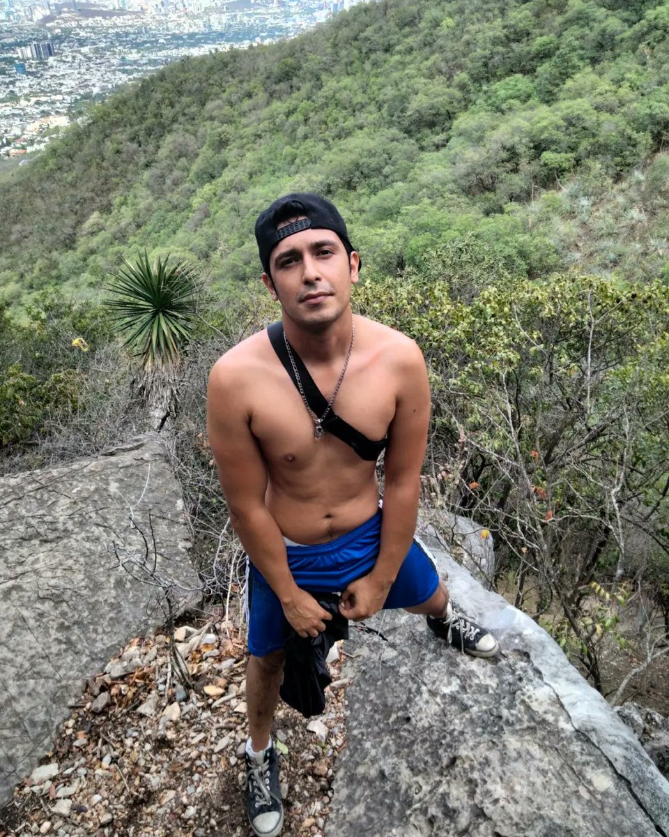 SeanCoronado5's tweet photo. Los errores son para devorarse . 🗡️👑🍂
IG @Seean.Coronado #JuevesCaminata https://t.co/x1rZjX6X1Y