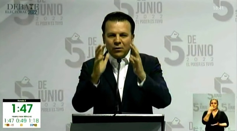 MilenioLaguna's tweet photo. #META22 | "Yo no hice el proyecto del hospital regional en Gómez Palacio, yo conseguí el dinero", contesta Villegas a Patricia 

EN VIVO 🔴 https://t.co/PHwa6GwEUc 
 #SegundoDebateDurango #Elecciones2022 #Durango https://t.co/IieGErNGEP