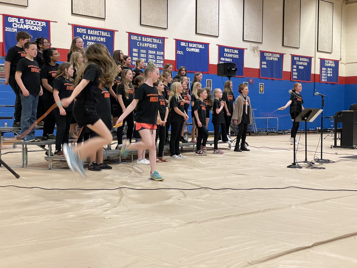 MT_Sicard's tweet photo. Matthew Thornton Spring Concert at LMS. So proud of our Tigers!! https://t.co/Au4NFEMGW7
