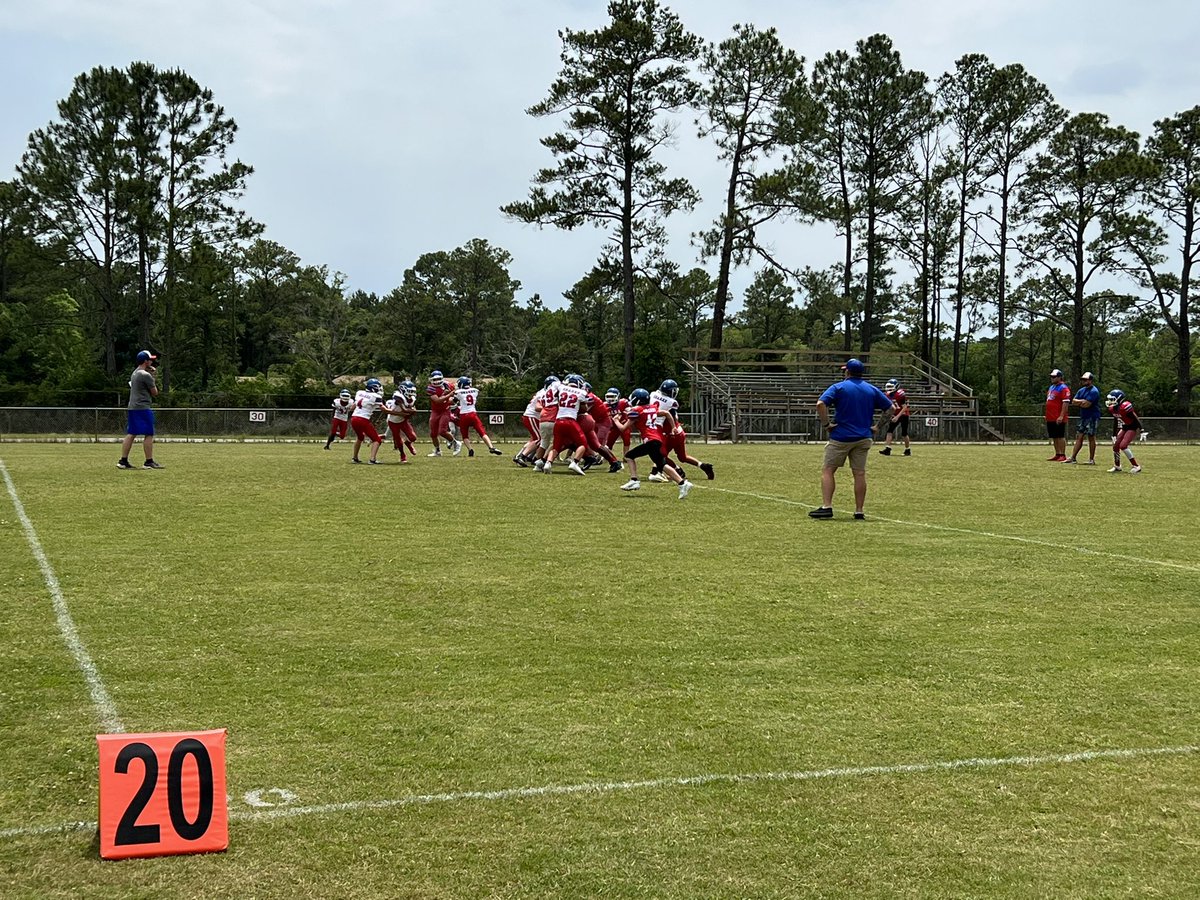 mcguff1996's tweet photo. Great job to the players, cheerleaders, dance team, band and our coaches today. We had a spring scrimmage game for our students and then a spring scrimmage game for our parents. It’s a great day to be a Shark! #onesharkbeat. https://t.co/OmKUjMfrZv