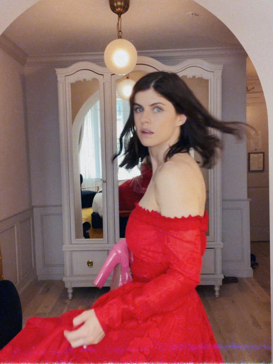 Alexandra Daddario tweet media