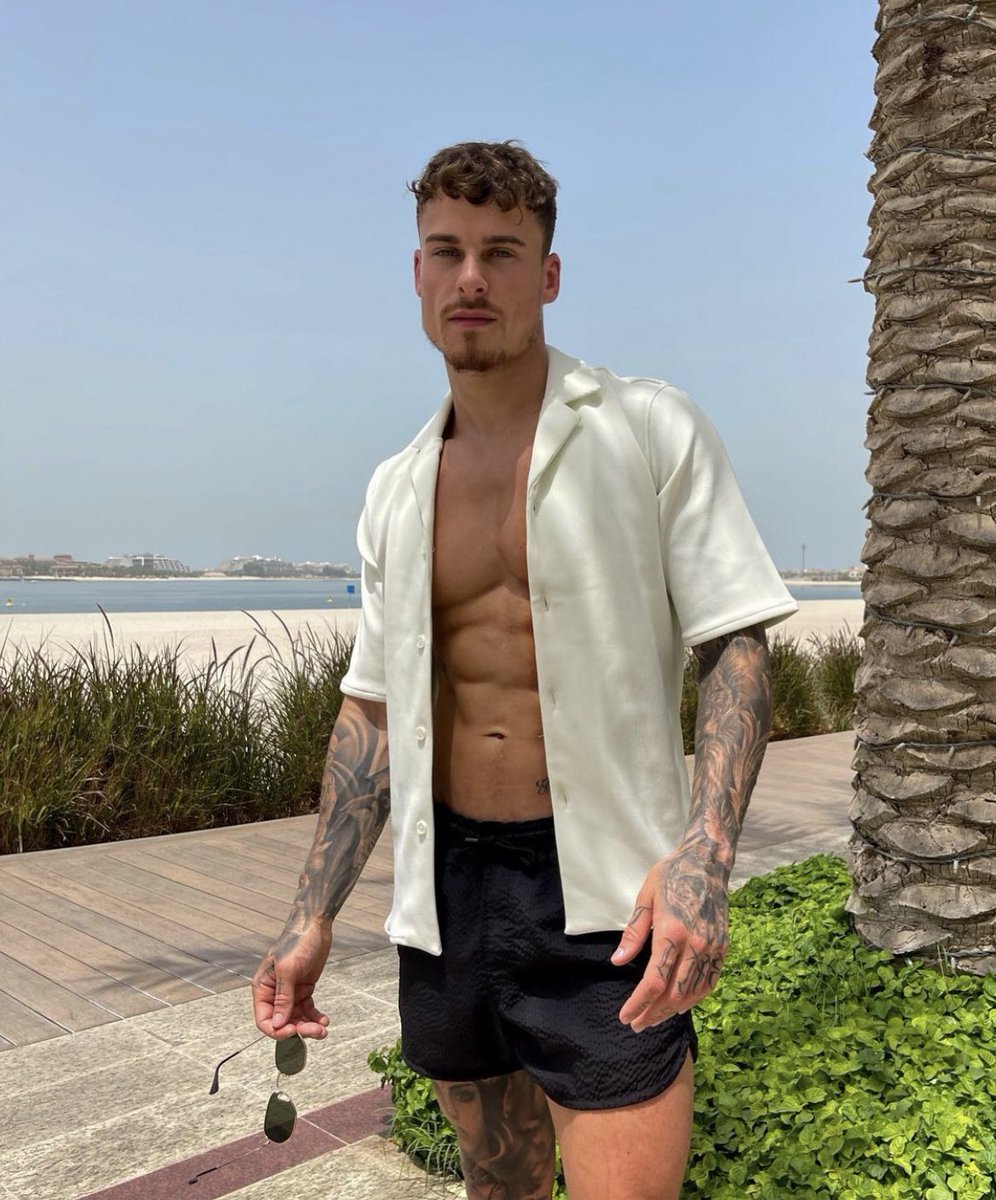 Zak_LCKT's tweet photo. Beach day https://t.co/db0TBW1mno
