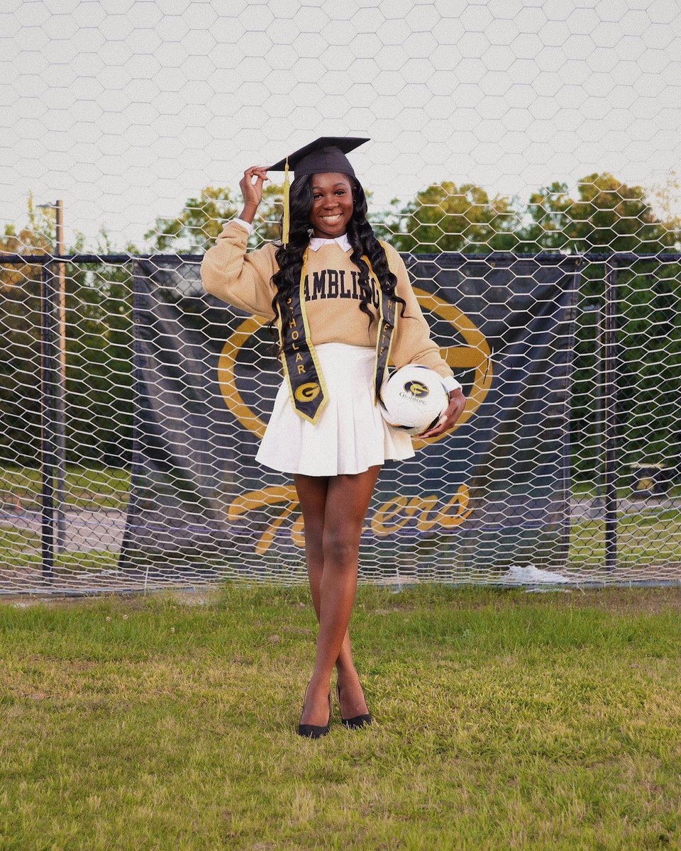 Lindsayjaiyesi1's tweet photo. “I graduated call me big fish”
-meek mill

✅Cum Laude
✅Division 1 Student Athlete 
✅4x President’s List 
✅Earl Lester Honors College
✅CeMast Research Student
✅SAAC Secretary
✅ACM Grambling Chapter President 
✅Full Time Software Engineer 

Grambling State Alumna #Gramfam22 https://t.co/8zlVxj1jRw