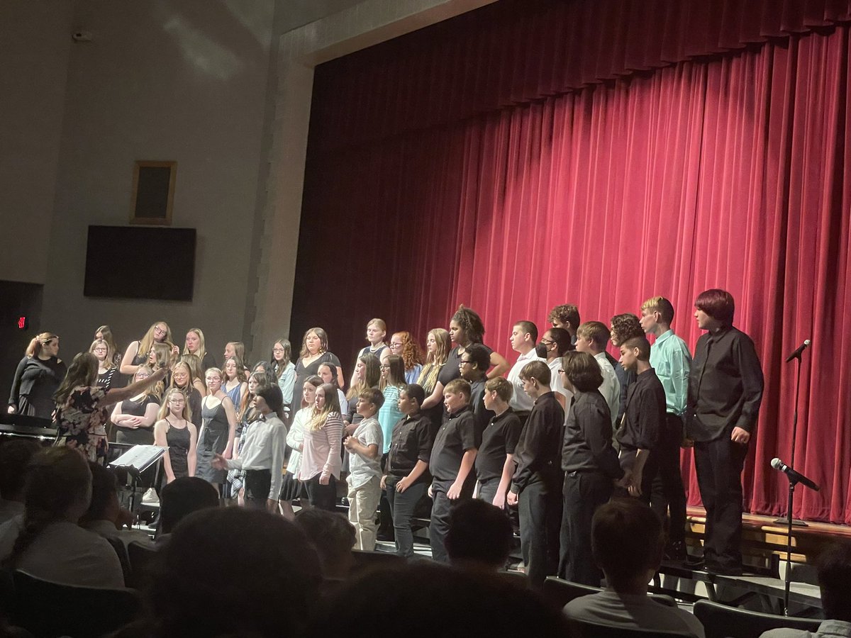 wightadreanna's tweet photo. It didn’t occur to me take a picture until the last song but these kids killed it tonight!! Great job @BandCrcs @mtackentien #mycrcs https://t.co/mynvUPlzOd