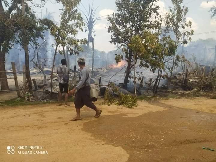 miN13700's tweet photo. In junta's raid in MongTaiPin vlg, Sagaing's Ye-U tsp, on May10 morning

 1/-22 ppl were killed &amp; bodies were burnt, dumped into wells &amp; below homes
-31 ppl &amp; 3 monks were abducted, 28 of them were taken as human shields &amp; the rest &amp; 3 monks were released
#WhatsHappeningInMyanmar https://t.co/tfe6DAkrtG