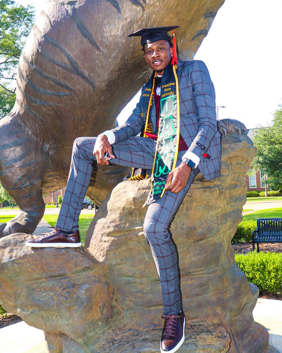 TD318x's tweet photo. Graduated &amp; degreed.🙏🏽🎓
#gramfamalumni https://t.co/ddRDwXWVPE