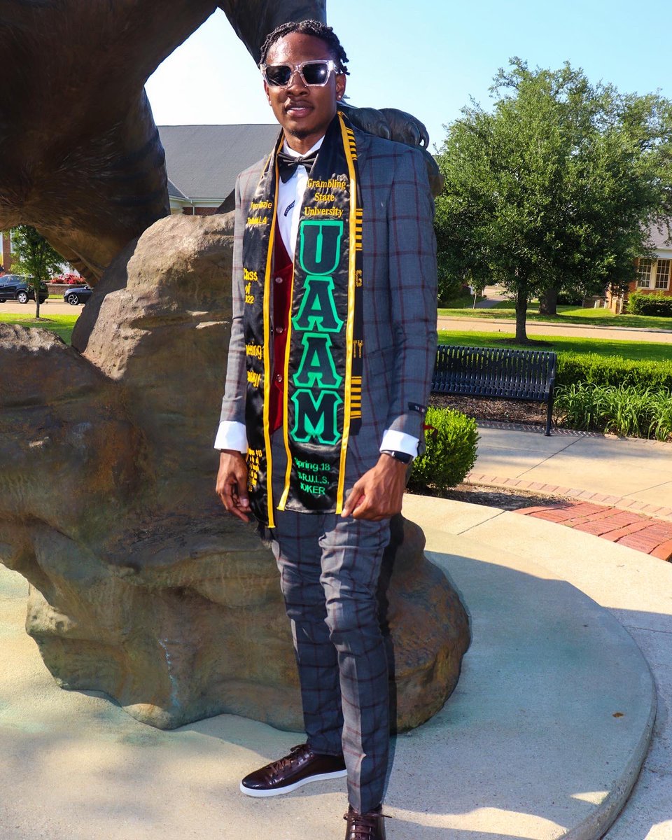TD318x's tweet photo. Graduated &amp; degreed.🙏🏽🎓
#gramfamalumni https://t.co/ddRDwXWVPE