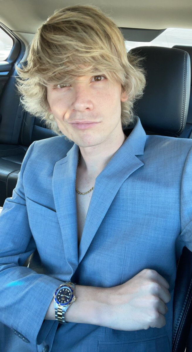 Lil Tall tweet media