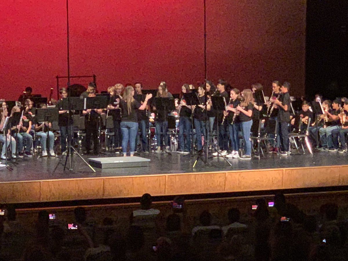 amanda_langseth's tweet photo. These 6th grade students really put on a great concert and showed us how far they’ve come all year - from beginning band to being able to play a full complex piece!  Way to go Leopards!! 👏🏼🎉🐆 https://t.co/dPodkAKryO