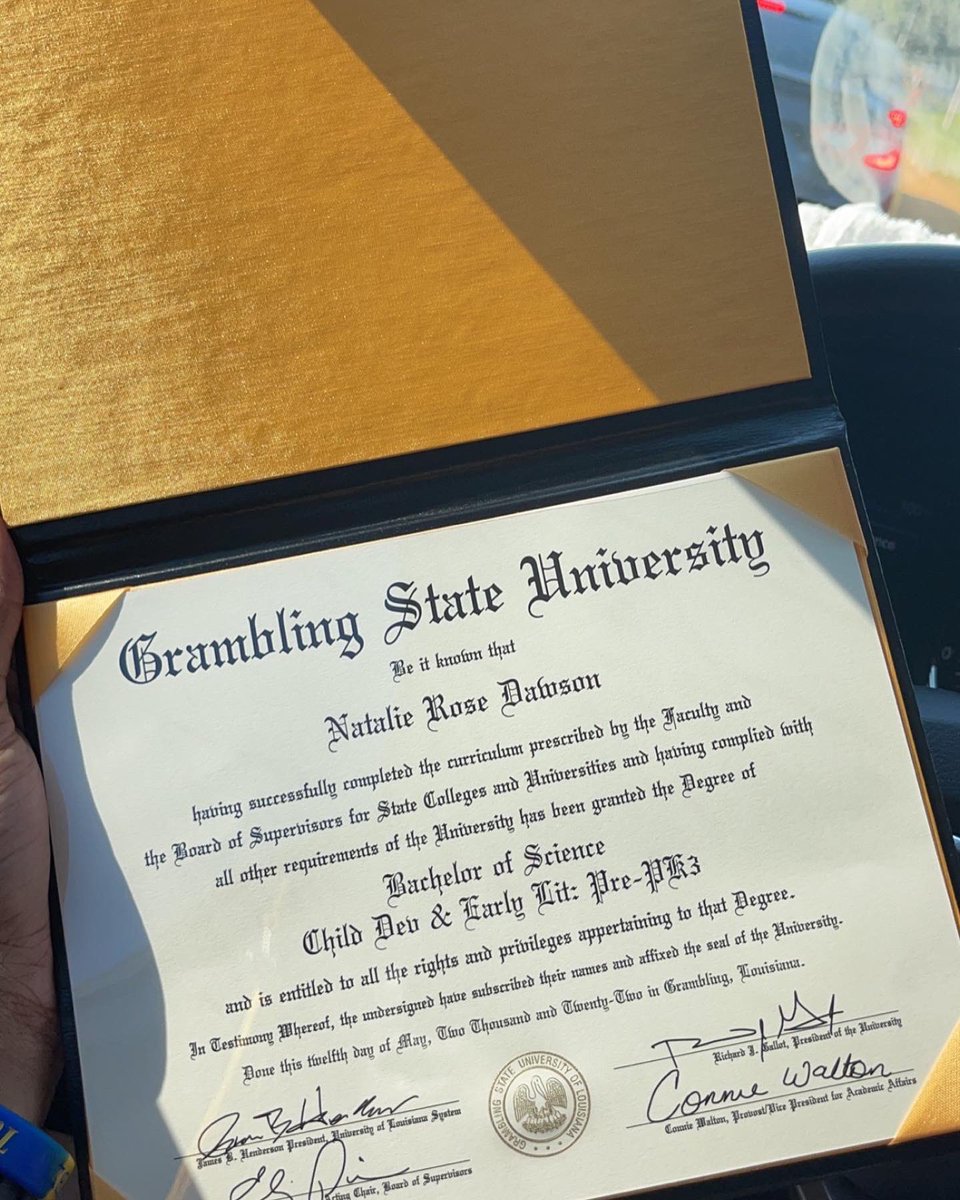 nattyyyd11's tweet photo. a grambling girl, a grambling grad🎓🥰 #GramFam🐅 #GSU22 https://t.co/fwpjfjRwi8