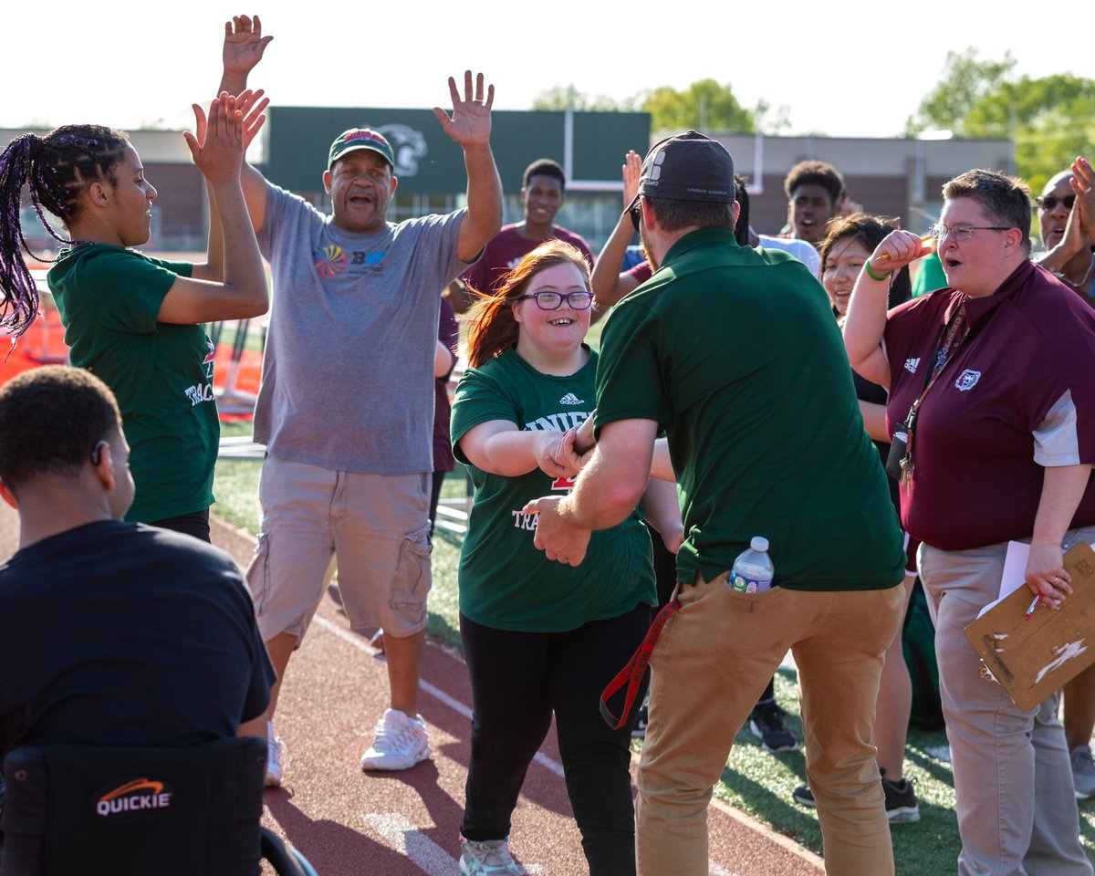 lnwildcats's tweet photo. We had a great night at the LN vs LC Unified Track & Field meet with outstanding effort and sportsmanship by both teams! Great job Bears and Wildcats! @IHSAA1 @ltgoodnews @indyhsscores @LCHSAthletics @LCHSBears @LNHSwildcats https://t.co/wtdEpqfZEc
