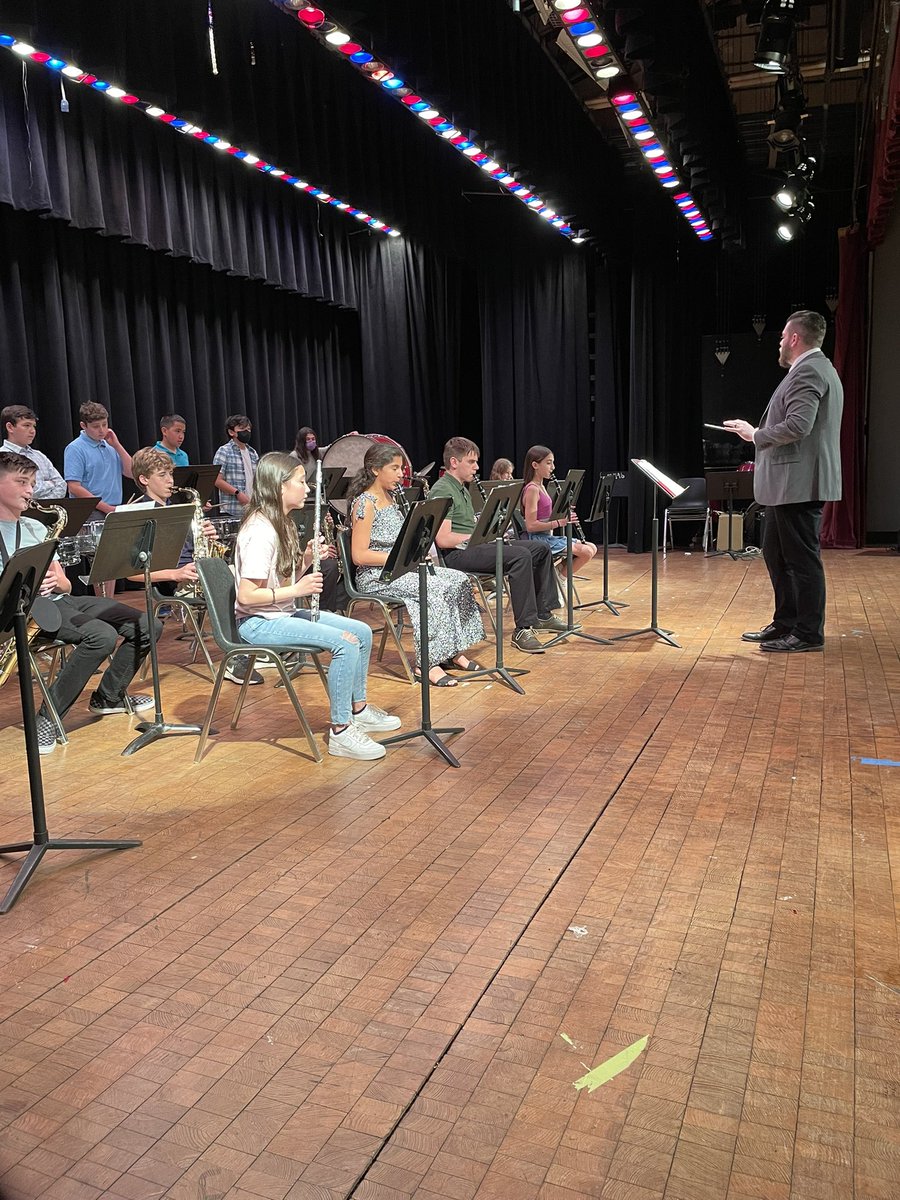 HaddonfieldMus's tweet photo. Congrats to our @HaddonfieldMS jazz band, concert band, orchestra, and choir on a wonderful 2022 Spring Concert!!
🎶🎶🎶
@mr_baderHMS https://t.co/lQZpepXYqp