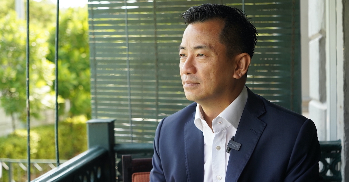 .<a href="/ericsim_iol/">Eric Sim</a> is no stranger to upskilling and professional development. 

His advice to Singaporeans looking to transform their careers? Start small, start now, stay curious.

Here are his tips on finding inspo at work: spr.ly/6012zJPiu.