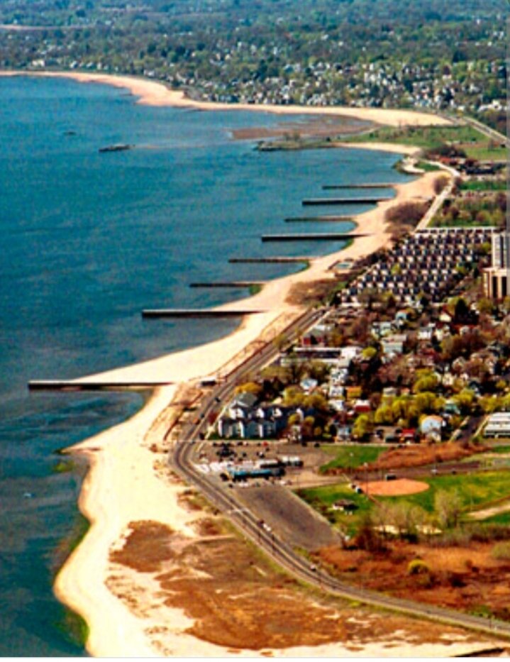 DorindaBorer's tweet photo. TY to @SenatorCohenCT & @CMcCarthyVahey for leading the Coastal Caucus for local leaders and legislators representing shoreline districts. Re: #climatechange adaptation & #resillancey
Here's my beautiful district - a vulnerable jewel.
#WHaven https://t.co/GE5DP8293y