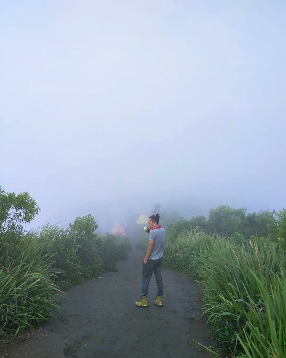 hardy49jr's tweet photo. Merasa kecil lah..karena di atas langit masih ada langit https://t.co/npvig4N7Ab