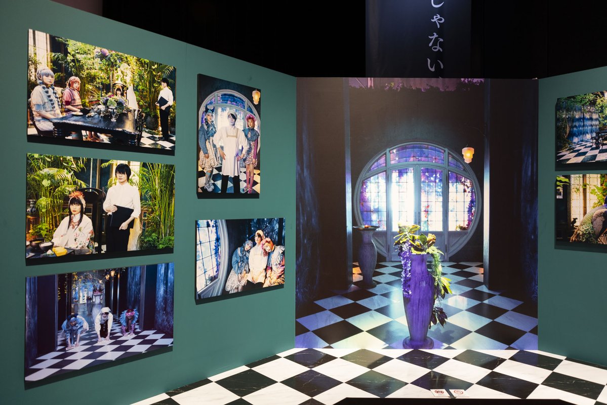 holic_event's tweet photo. 🎟チケット好評発売中🎟

展示が19:00（最終入場18:30）まで
謎解きゲームが20:00開演

と、遅くまでの営業時間は今日が最後！
お仕事帰りに是非💜

チケットはこちらから👇
展示⇒ https://t.co/IFOmOcXfL9
謎解きゲーム⇒ https://t.co/vsFG3jWkrX

#xxxHOLiC展 #xxxHOLiC謎 #映画ホリック https://t.co/NicWdwu2Uw
