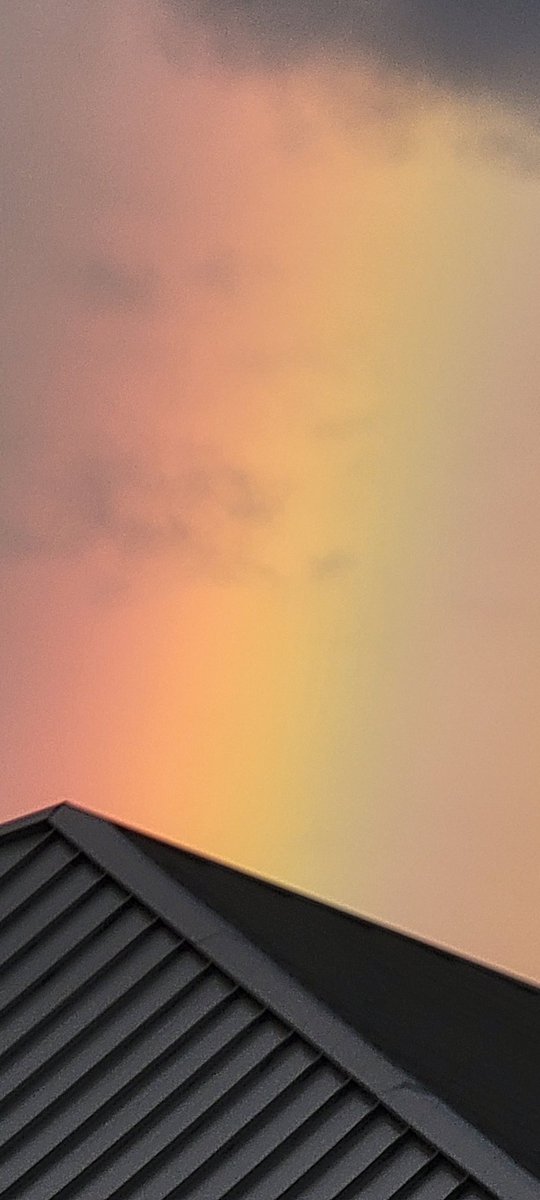 Jeanniebeard04's tweet photo. Pot of gold / bank same same right? https://t.co/hvhpVuKLC5