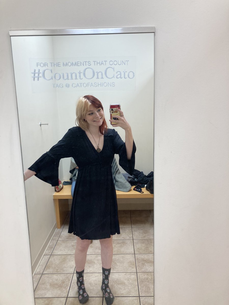 this is what I wore to my FZN graduation in 2021, the face behind the account revealed at last