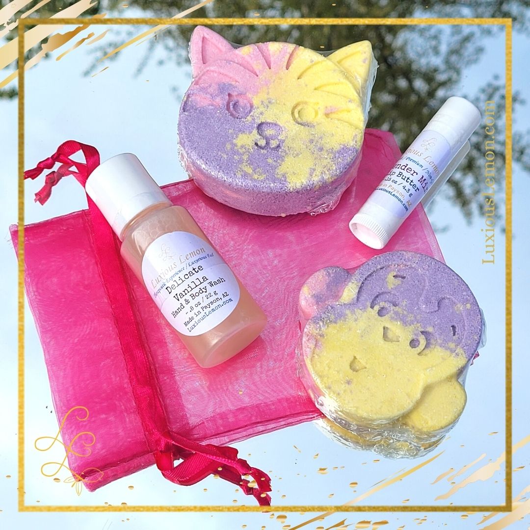 LuxiousLemon's tweet photo. Custom kids bath bomb Bundles just went out! ๐ How cute are these??? Orders yours on https://t.co/b5HHVQCbZm #bathbombsforkids #bathbombs #bathbombbundles #luxiouslemon https://t.co/m3phhrvgjp