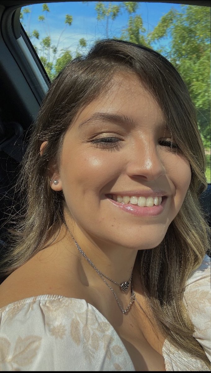 mariaarentass's tweet photo. Las pongo en todos lados porque me sentía super cute🌼🌻☀️ https://t.co/1w8k7BZgPk