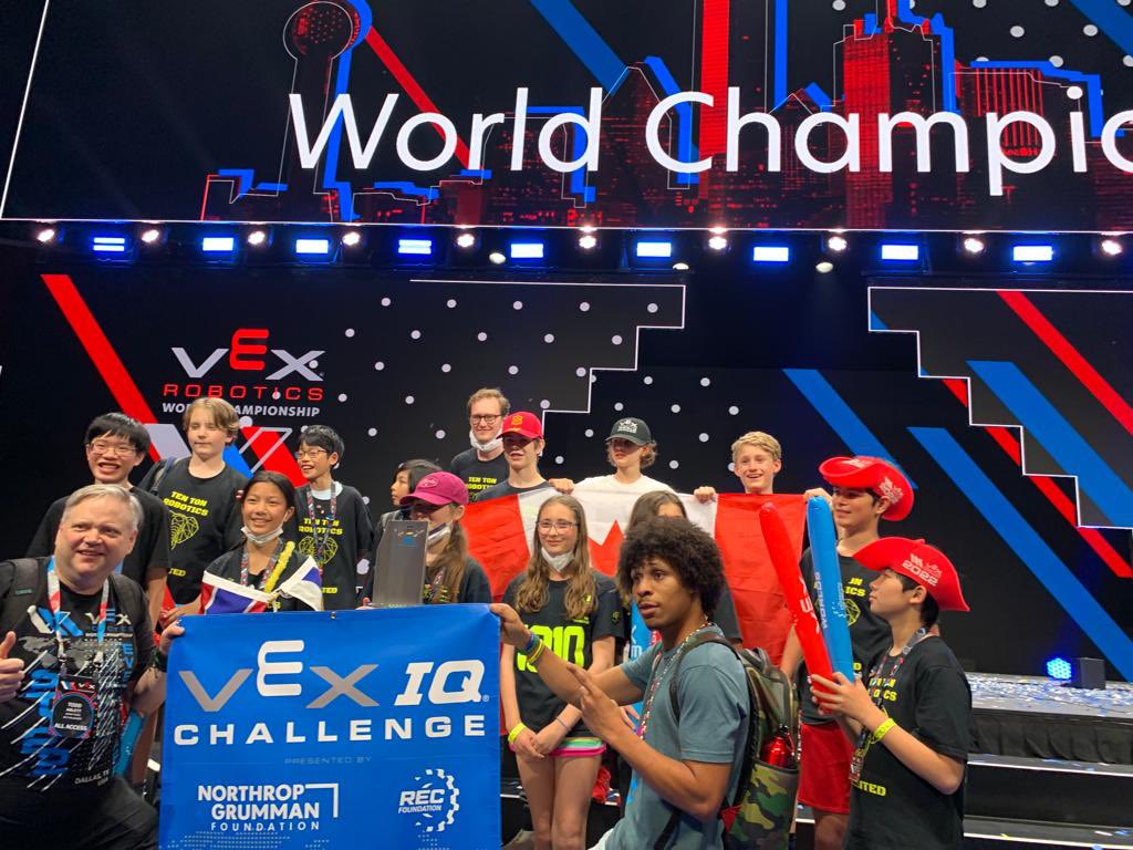 chrkennedy's tweet photo. A few better photos of the champs!  #westvaned https://t.co/Z6LmDalJdO