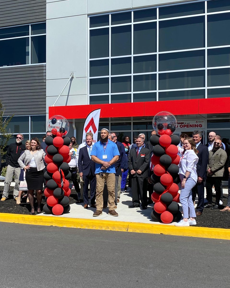 TheDebcc's tweet photo. Congratulations to our members @breakthrubevdelaware on their grand opening/ribbon cutting this week. We enjoyed the tour of your state of the art distribution facility, and we enjoyed celebrating w/ you!
#alcoholdistributor #delaware #wine #spirits #ribboncutting #grandopening https://t.co/gbymY6KCKa
