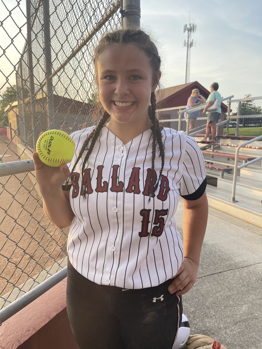 BallardSoftball's tweet photo. Bruin ball bruiser @rileygentry11 went yard tonight!  🥎💣💪🏼 Way to hit it!! https://t.co/BD3T9ftNkX