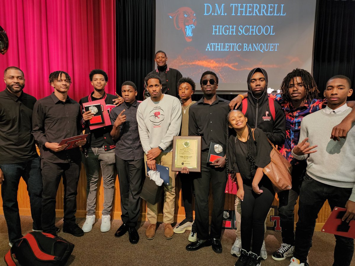 D.M. Therrell Boys Basketball tweet media