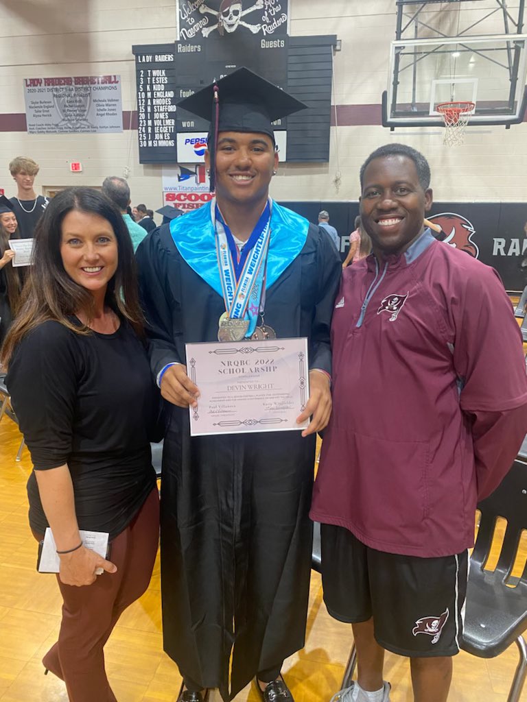 StacyWr1ght's tweet image. .@navarrehigh Senior Awards Ceremony- @devinwright05 was recognized for National Honors Society, for qualifying for the Florida Bright Futures Scholarship, and Awarded the Quarterback Club Male Athlete Scholarship in addition to his @UWFFootball Scholarship #Arete #JIM AGTG! 🙌🏼