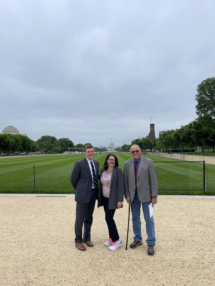 dairy_activist's tweet photo. Pounding the pavement in DC with these fine people! #USDEC #USDairy @USDairyExporter @krystaharden https://t.co/tdCO7ea8WU