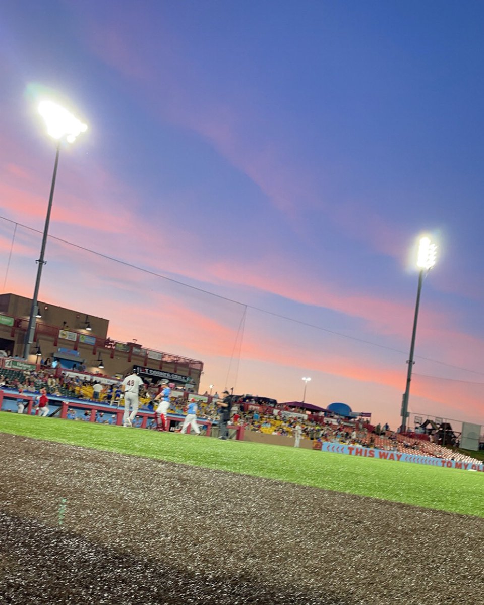 T8Rt0t9511's tweet photo. Back in the dugout, if only for the weekend. I love this game, and I love my job.
#thisistim #baseball #baseballskies #pucksupport #pucksupportwarrior #athletictraining #athletictrainer https://t.co/IEc62C1wqi