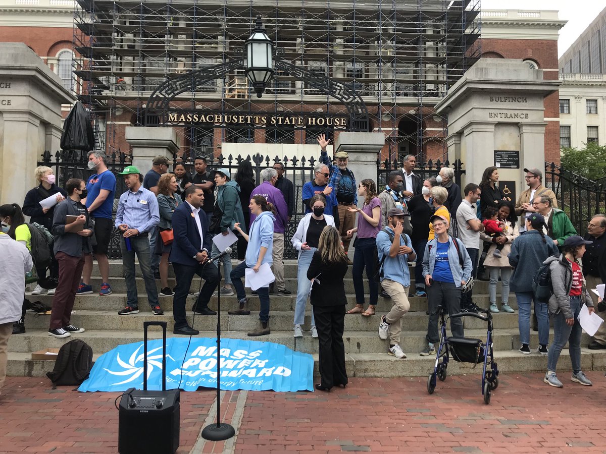 eattransparent's tweet photo. What a great crowd with @MAPowerForward today! Let’s push the #climatejustice agenda forward! #mapoli #climatecrisis #justtransition #actonclimate #burningquestionma #cleanheatnow #climateherochallenge https://t.co/XCPe2MzF0W