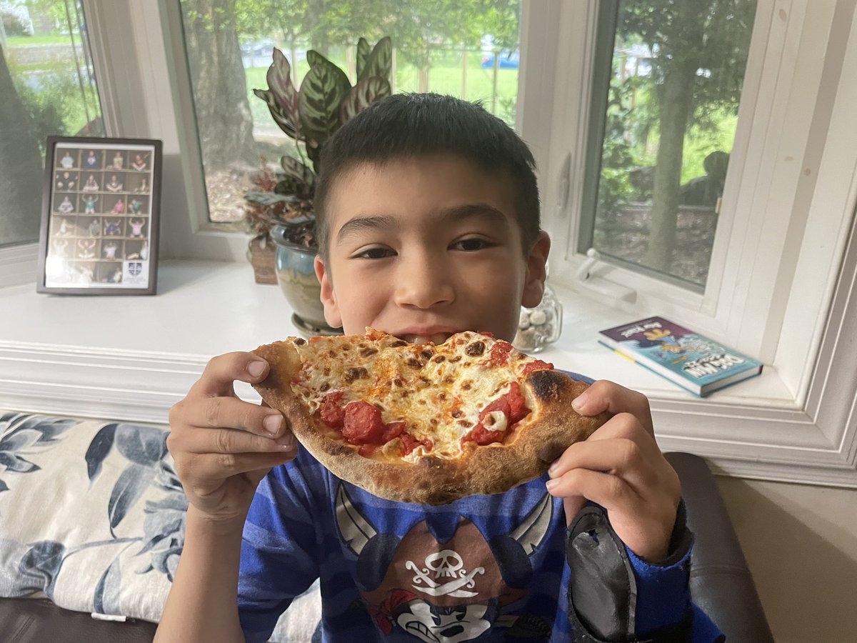 EJGoulet's tweet photo. I’m sorry that I couldn’t make yesterday’s Ward 3 meetup with @DCV4A at Pizzeria Paradiso between school pickup and WIN’s housing forum. However, Alec and Chan joined me for day 5 of my meat-free @DCvegweek tonight with a delicious family vegetarian meal to go. https://t.co/FVlifNMLZP