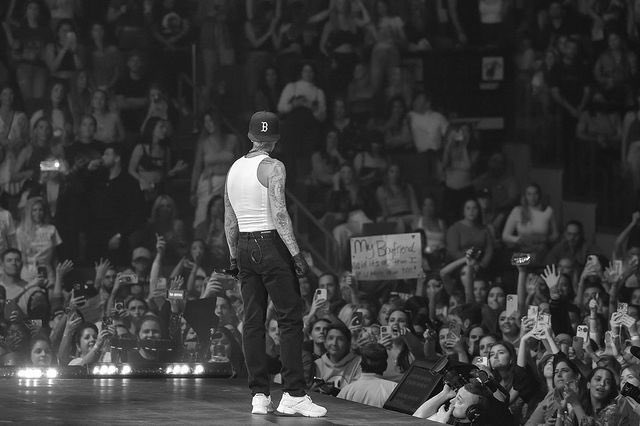 availablebiebzs's tweet photo. Justin Bieber feat. Beliebers https://t.co/zJPVtwgVNq