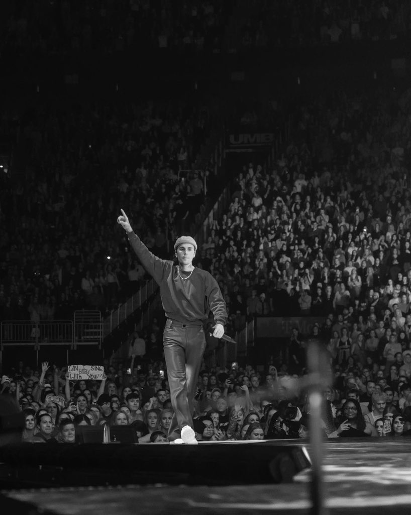 availablebiebzs's tweet photo. Justin Bieber feat. Beliebers https://t.co/zJPVtwgVNq