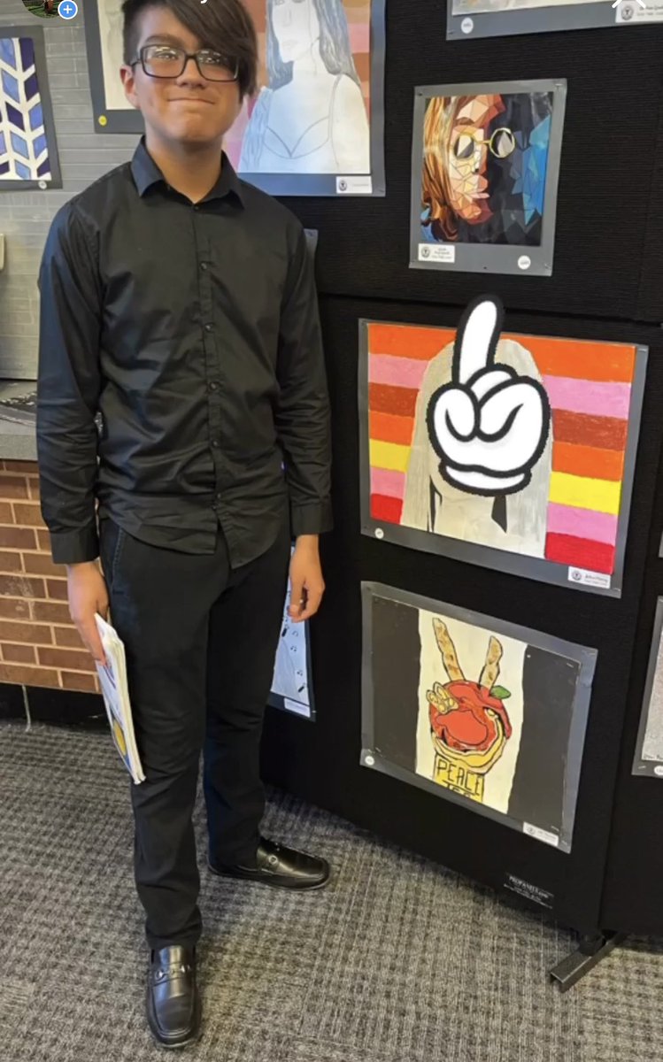 khenryart's tweet image. (1/2) Caught a couple students with their artwork tonight!  #TMScometogether #KSarted #turner202strong