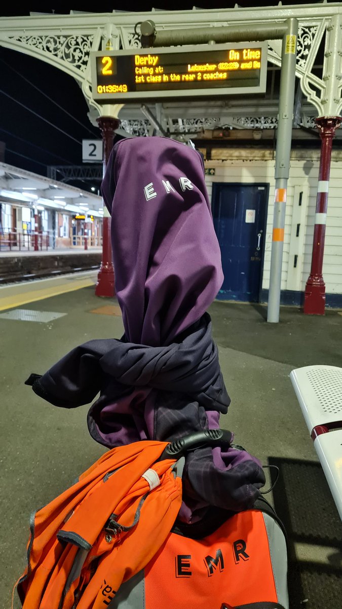 ljohnners's tweet photo. Just one man and his bag... 
Late finish, time to head back to the Shire of Derby now.  
#Kettering #Traindriver #Shiftworking https://t.co/83GpgrFOst