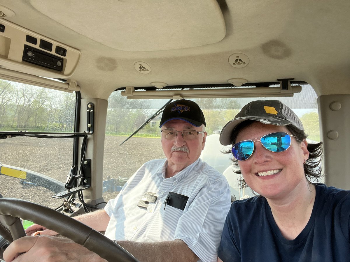 snveatch's tweet photo. #plant22 complete! @Kinze #truespeed https://t.co/xUOmfDFHA8