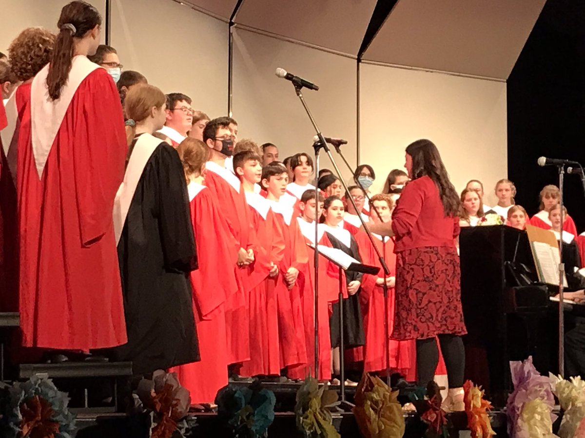 SauconSuper's tweet photo. Wonderful performance by our Middle School Chorus this evening! https://t.co/Hx2WsQtmdS