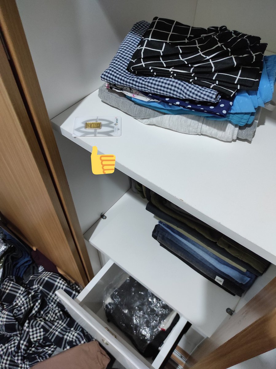 Lucu deh, malingnya ga paham kalo ini barang berharga haha. Semalam sama polisi yg dateng ke TKP juga bingung kok cuma digeletakin ga diambil. 

Alhamdulillah rezeki ga kemana hehe..