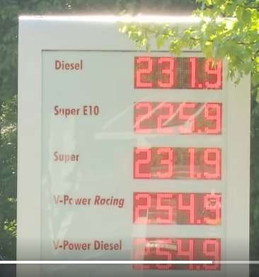 itsec_mjs's tweet image. Gas and diesel prices per liter today in Germany. The good diesel will set you back around $9.95 a gallon at the current exchange rate...