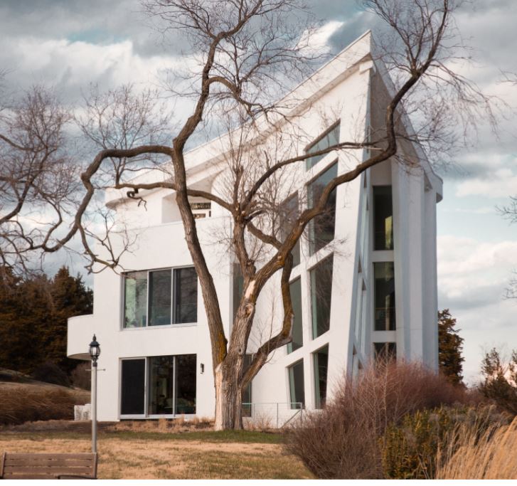 WesternWS's tweet image. Glass walls on every wall of the home guarantees residents seamless connections to the outdoors, scenic views and loads of natural light. #LiveBetter