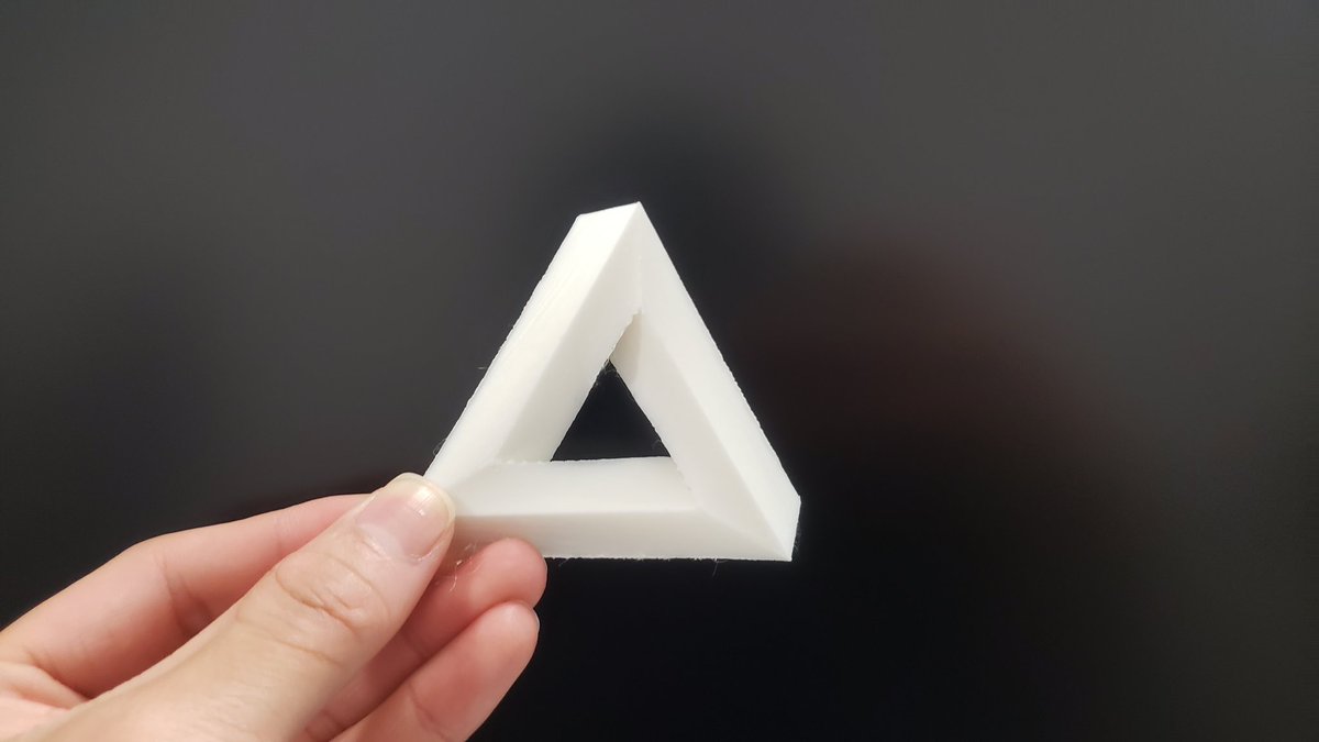 The Penrose triangleプリントした