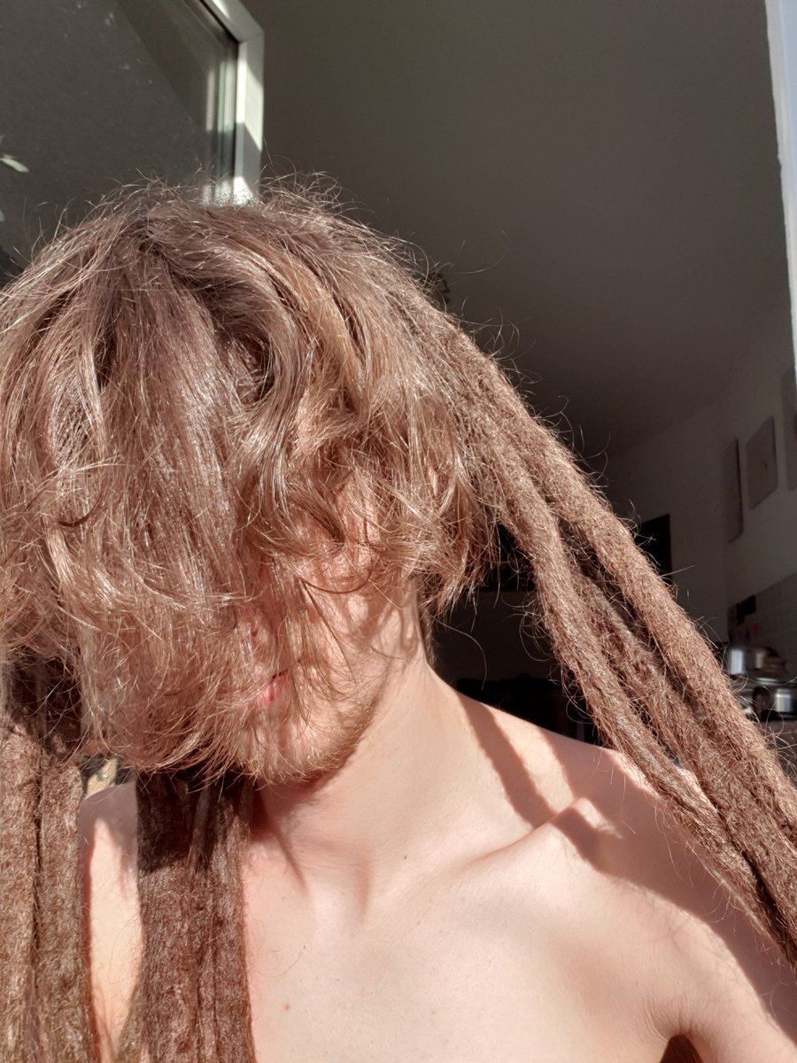 Took some day's off. Sun is great here right now 🌞 Do I need a haircut? O.o