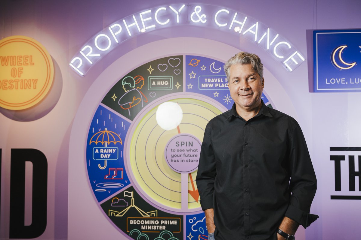 Political cartoons manage to reduce complex issues and emotions to bite-sized images. Ever wonder how they do it? 
Join @GlenLeLievre and <a href="/MoAD_Canberra/">Museum of Australian Democracy</a> in conversation on Thursday 26 May at 5:30pm! Get your free ticket now: eventbrite.com.au/e/prophecy-cha…