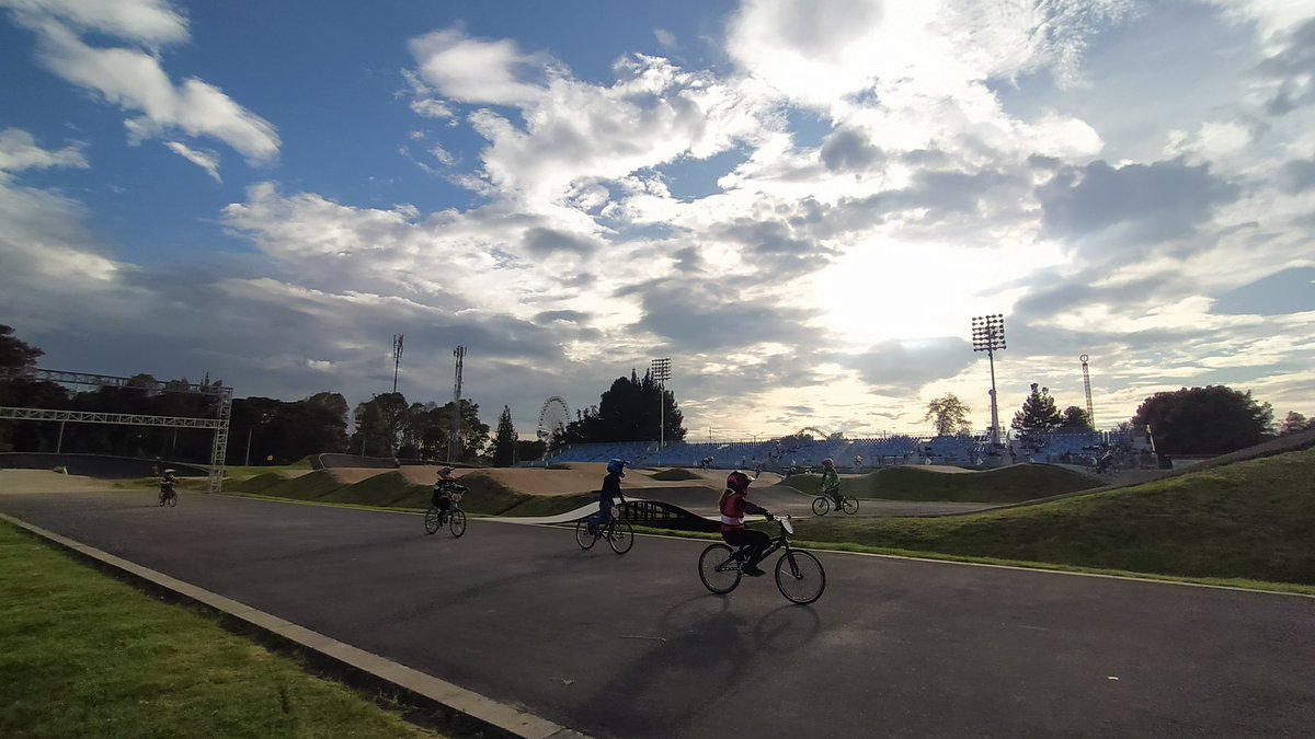 ProConceptBMX's tweet photo. Vamos a tener un buen fin de semana de competencias!!!!!!
BIENVENIDOS DEPORTISTAS!!!!
#BMX #Nacional #proconcept #bmxsx https://t.co/r3Ntjs4ZZm