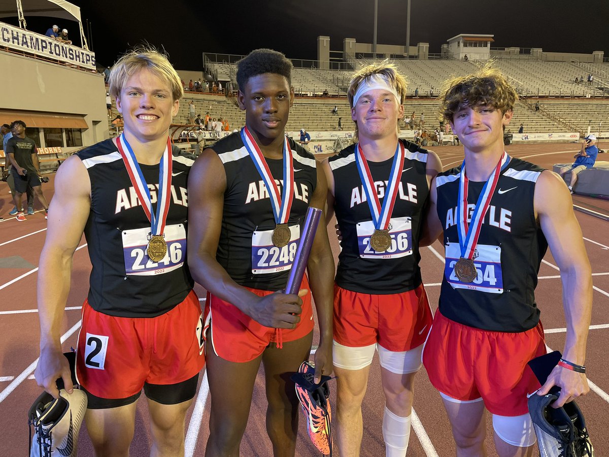 Bronze medal ARGYLE EAGLES!! 4x400!! Jaaqwan Felton, Lane Stewart, Parker Phillips, RJ Bunnell